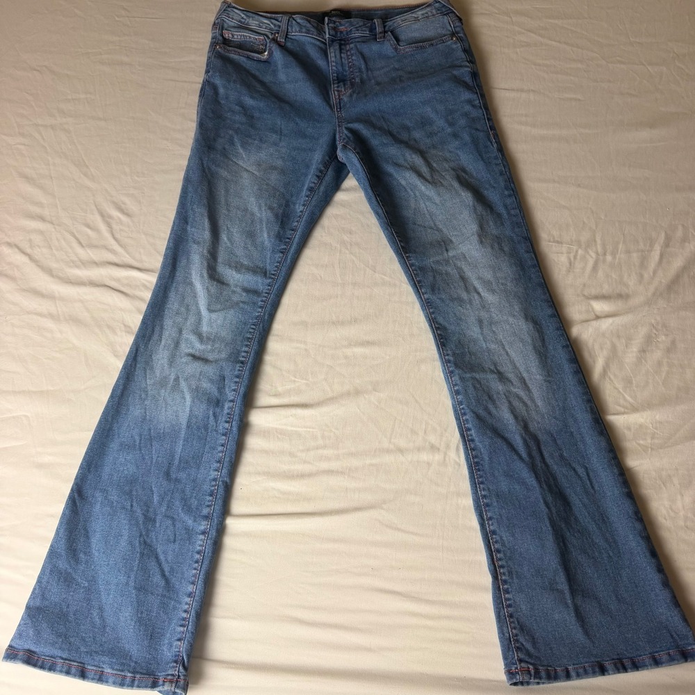 True Religion Becca Mid Rise Bootcut Jeans Blue Wash Size 31 Flare Leg Denim